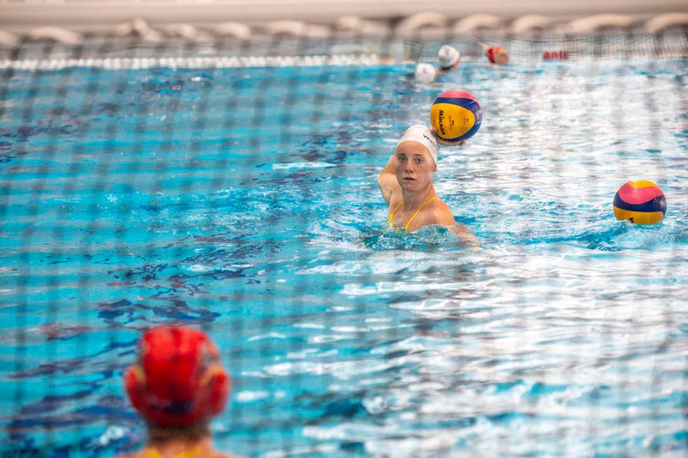 The Aussie Stingers Water Polo team trains at the AIS