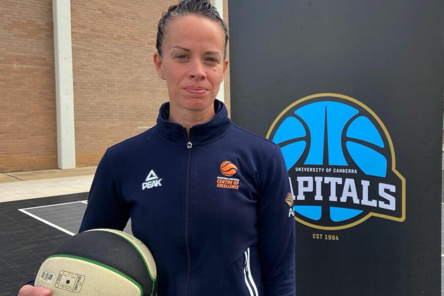 Kristen Veal University of Canberra Capitals Head Coach